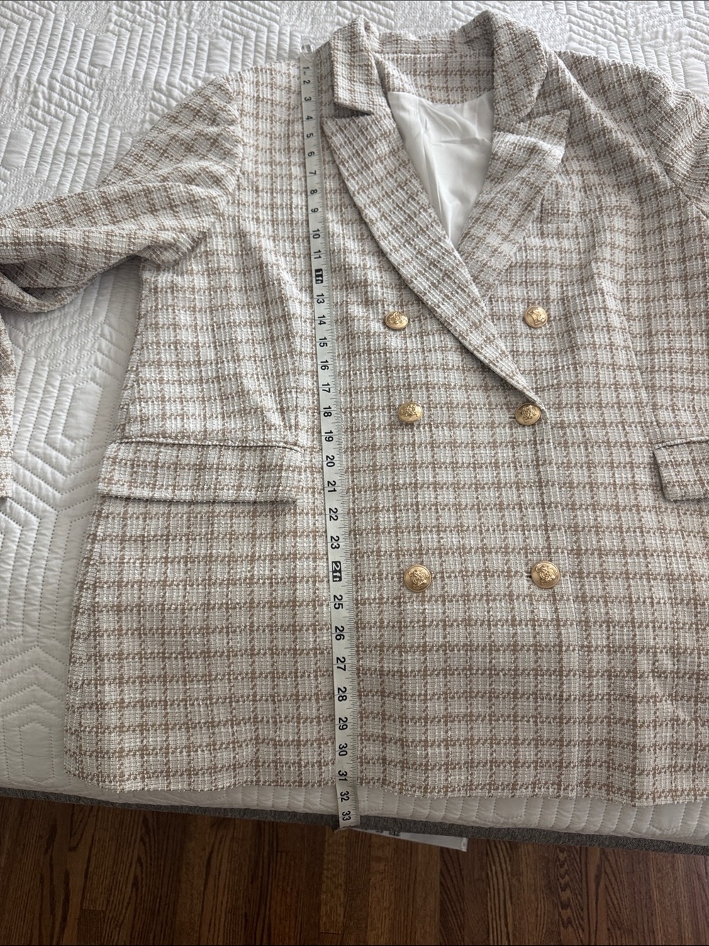 Tailored Double-Breasted Houndstooth Blazer in Cream & Tan - Picture 5 of 8